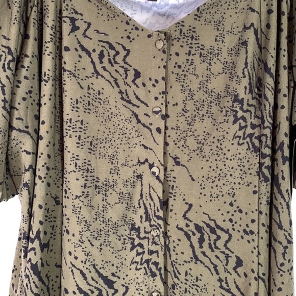 Lily Morgan Green & Black Splotchy Off-Shoulder Top NWT - Picture 3 of 8